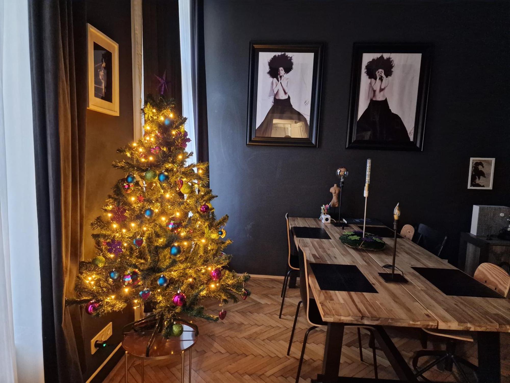 R38 - Artists Luxury Apartment *