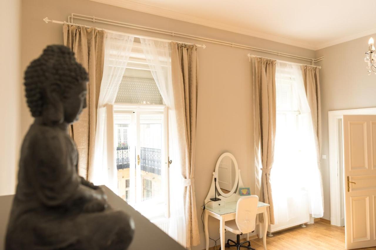 R38 - Artists Luxury Apartment Budapest