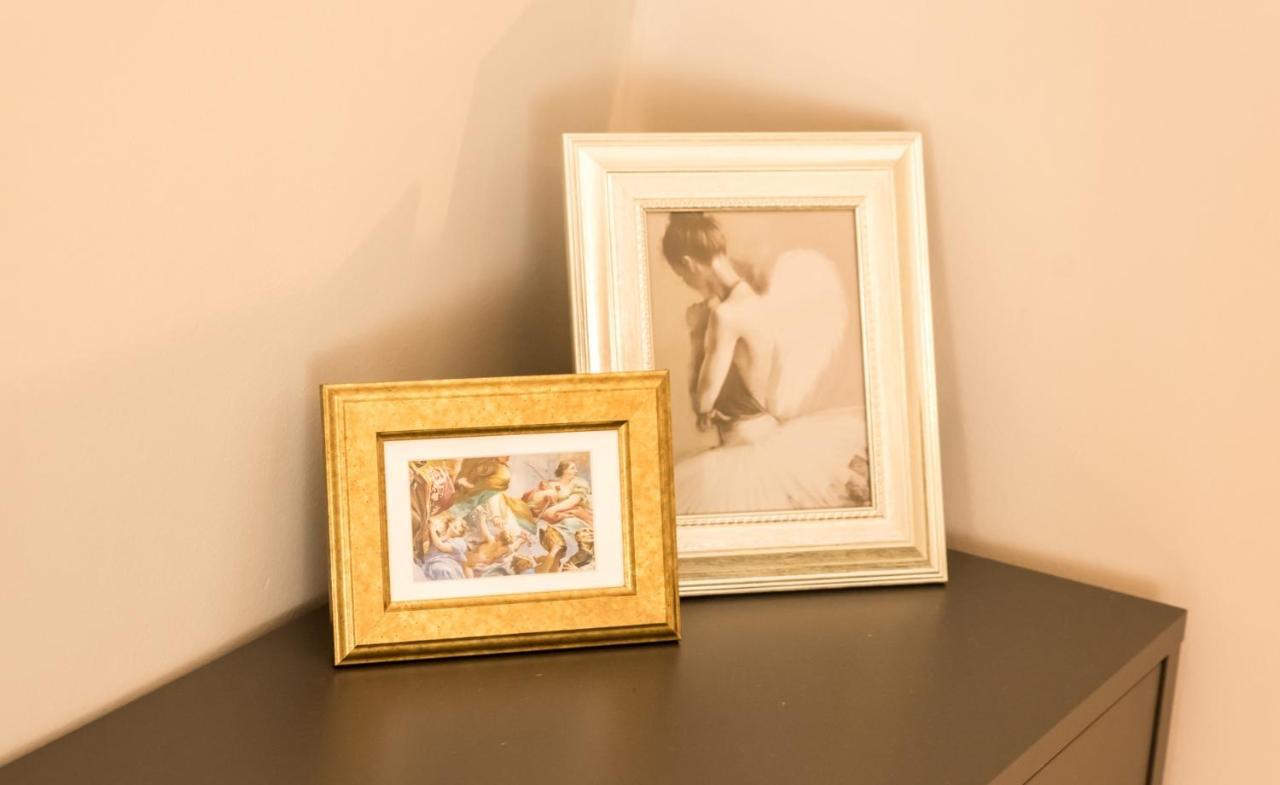 R38 - Artists Luxury Apartment *