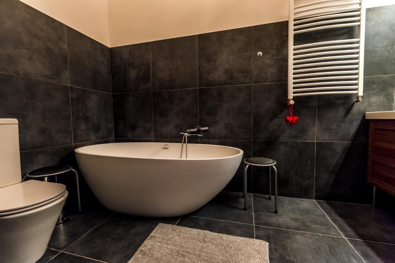 R38 - Artists Luxury Apartment